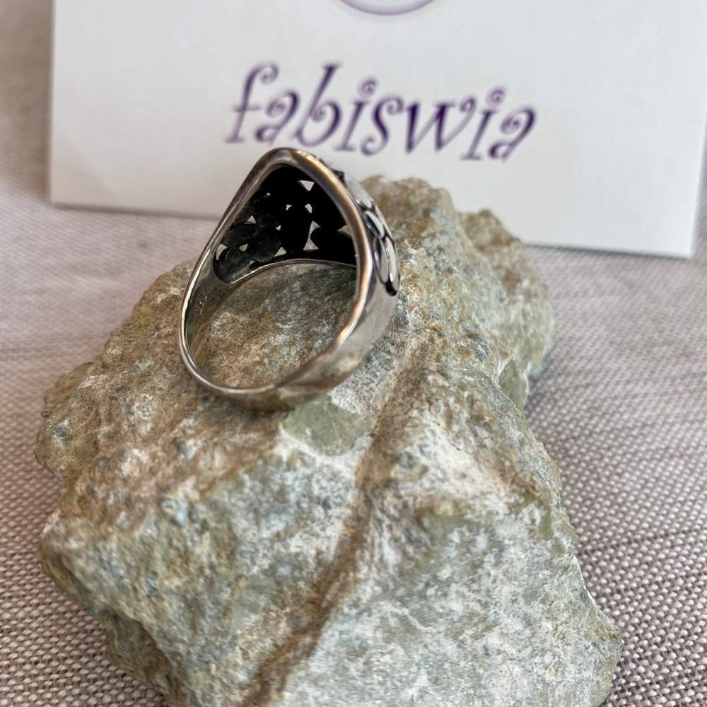Ring - Picture 2 of 2